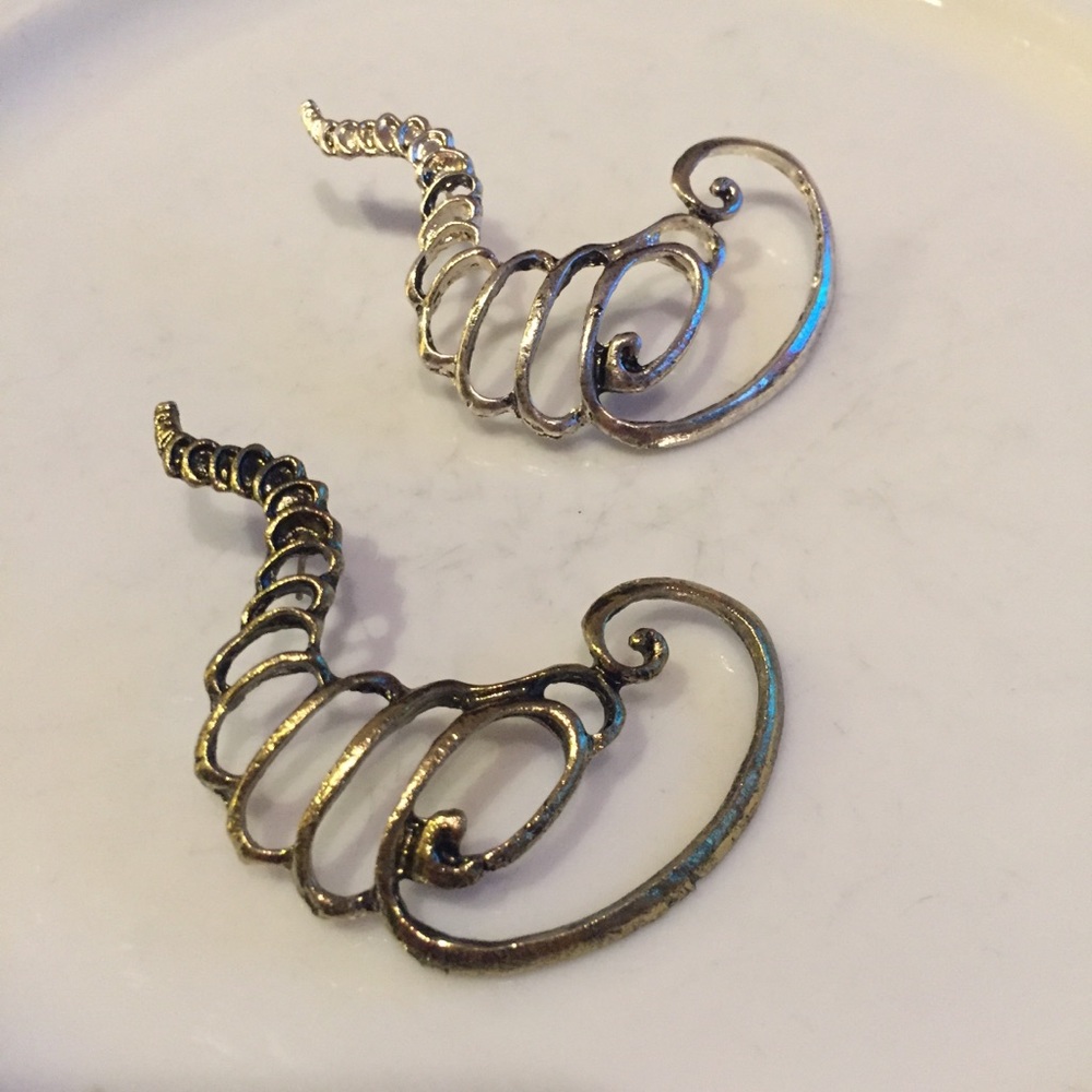 🌪 Awesome Tornado ear-cuff in silver or bronze 🌪 - Picture 2 of 6